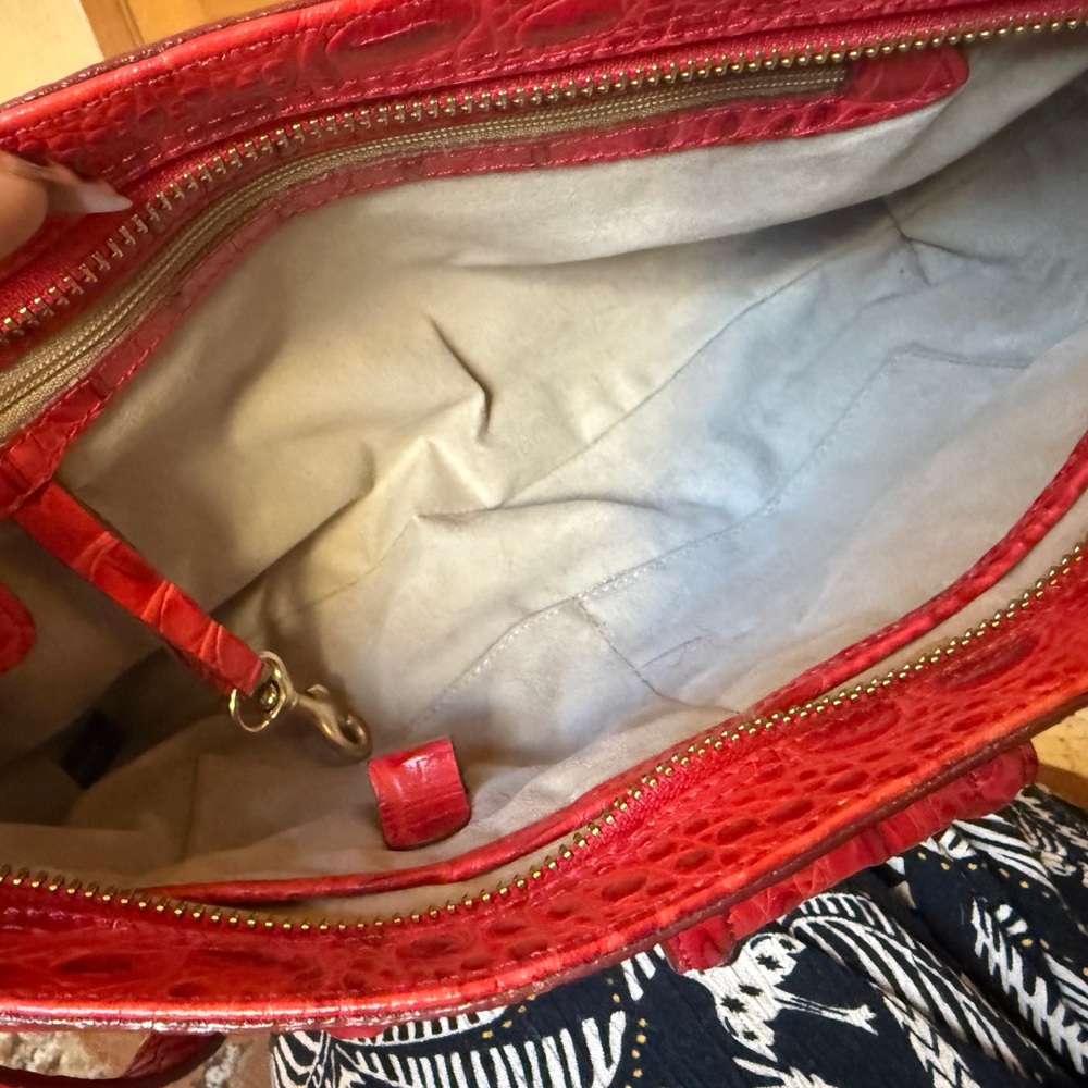 Brahmin Red Croc-Embossed Leather Shoulder Bag with Gold-Tone Clasp - Picture 3 of 10